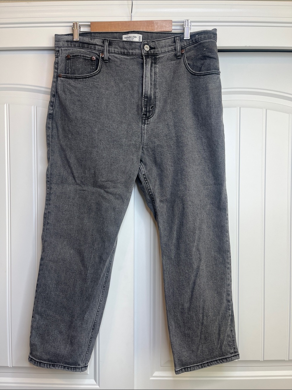 Women’s Abercrombie & Fitch: The Ankle Straight Ultra High Rise Gray Jeans